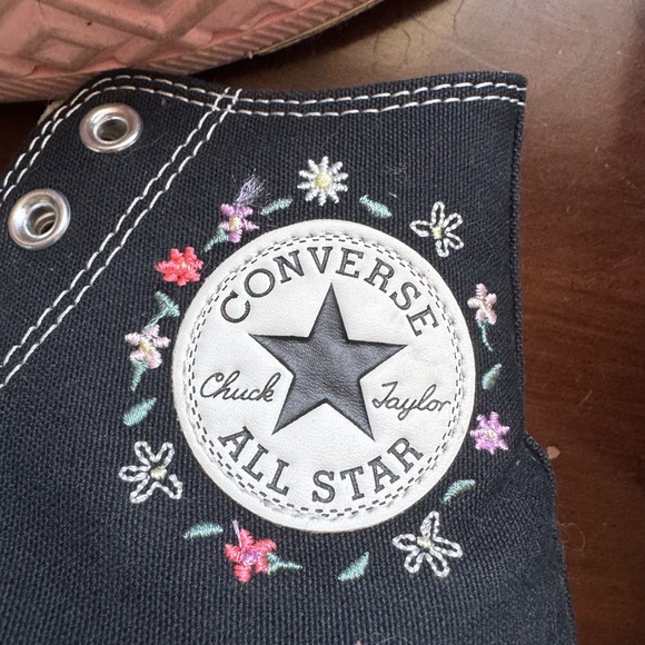 Converse Chuck Taylor All Star Black with Embroidered Flowers Size 9 Women's - Picture 9 of 13